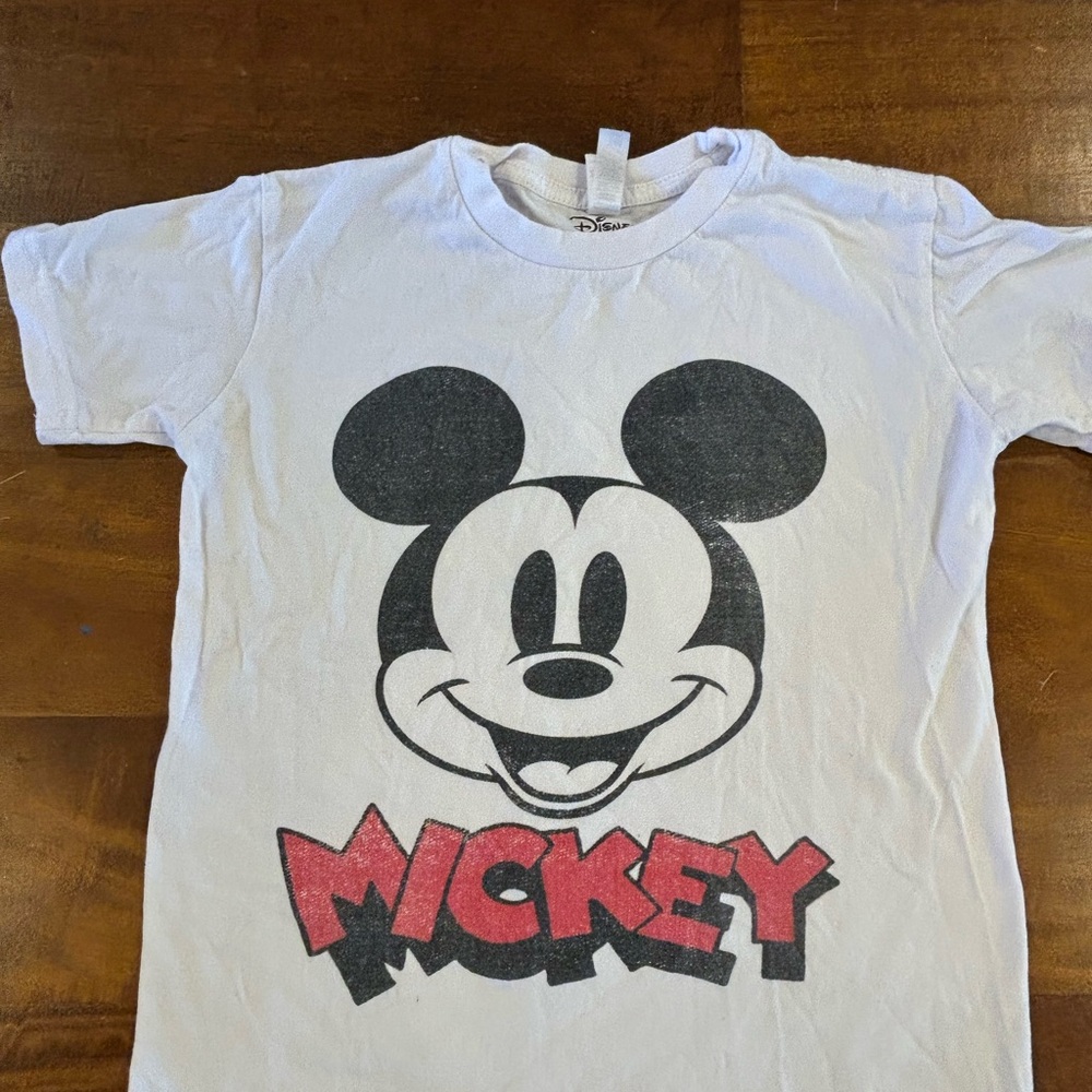Vintage Disney Mickey Mouse White and Red Kids T-Shirt - kids medium